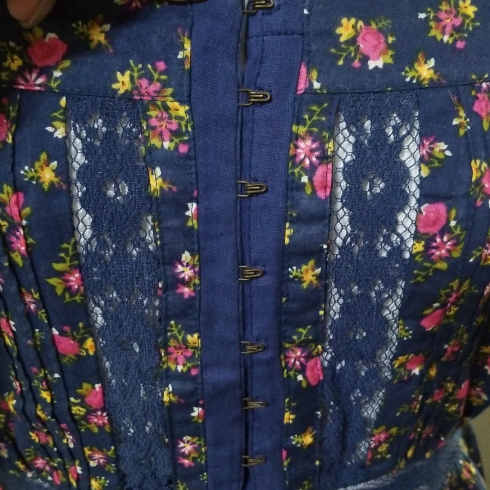 Floral Mini-Dress - Picture 3 of 6